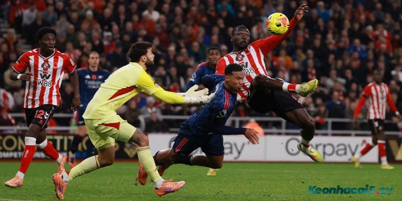 Khoảng cách vị trí đầu bảng cua Arsenal đang được rút ngắn Khoảng cách vị trí đầu bảng cua Arsenal đang được rút ngắn